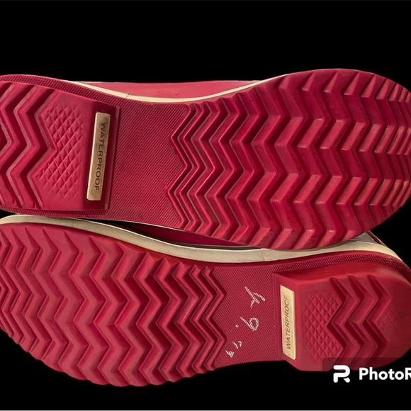 Sorel winter boots quality waterproof winter boots. Brick red w/fur lined upper. - Picture 3 of 7